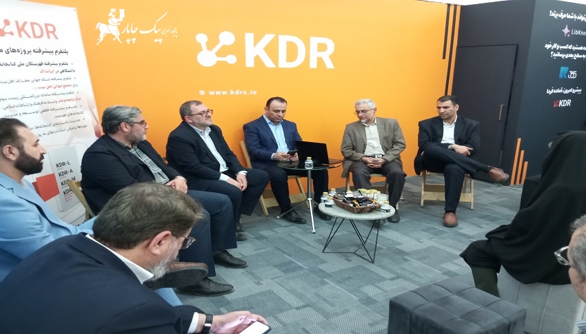 نشست تخصصی مکتا در غرفه کی دی آر، نمایشگاه کتاب 1404-پیک چاپار
